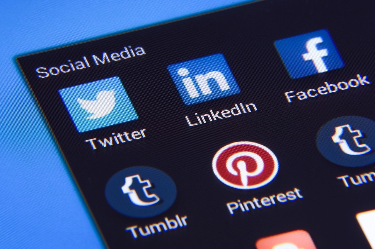 entdecken sie die neuesten trends und entwicklungen in den medien. von journalismus über soziale netzwerke bis hin zu digitaler kommunikation – bleiben sie informiert über alles, was die medienwelt zu bieten hat.